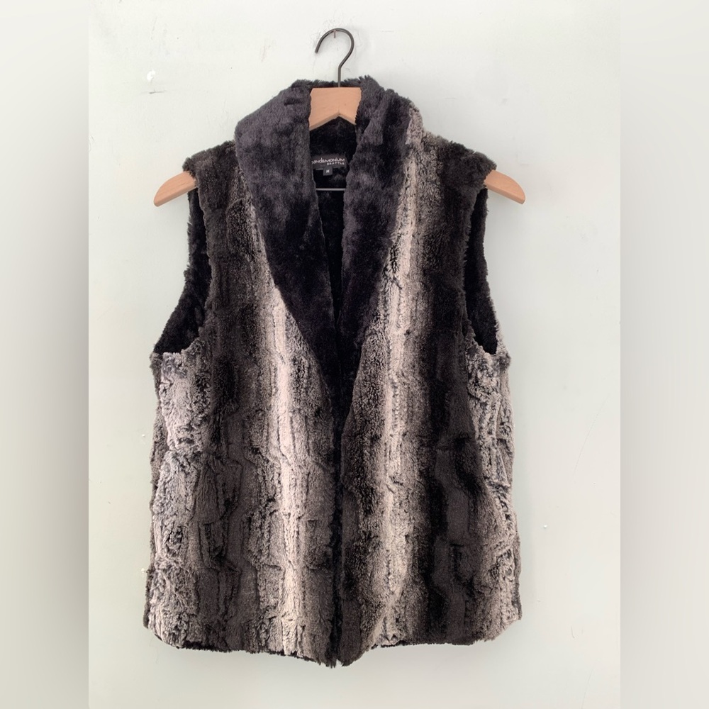 Pandemonium Seattle Luxury Shawl Collar Faux Fur Medium  Vest